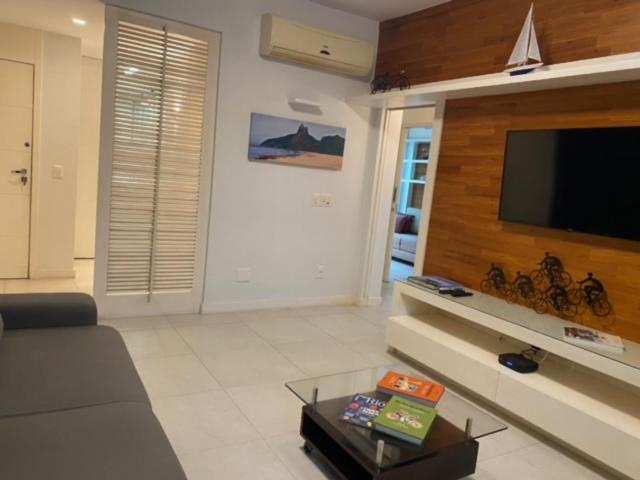 Apartamento Leblon Raridade Na Quadra Da Com Garagem E Jardim De Inverno
